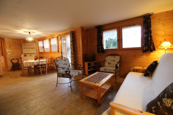 3pièces 5pers : appartement avec wifi bel équipement en rez de chalet